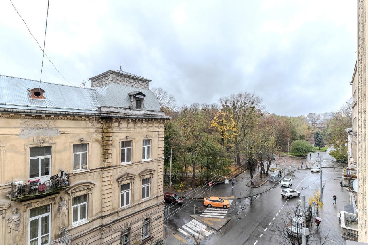 Inshiapartments On Slovatskoho Str リヴィウ エクステリア 写真