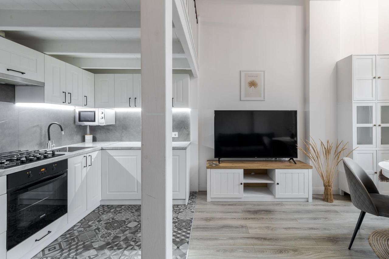 Inshiapartments On Slovatskoho Str リヴィウ エクステリア 写真