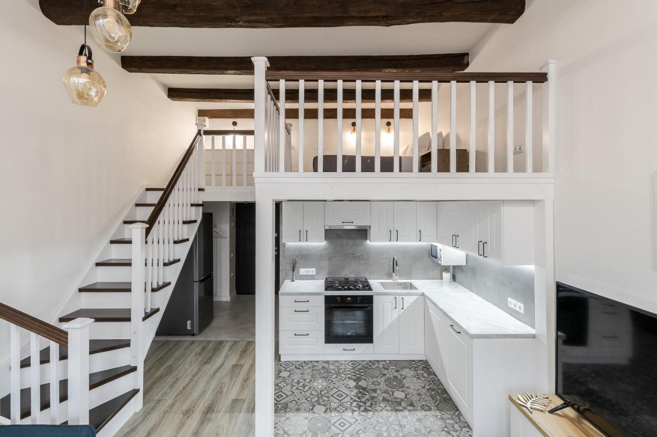Inshiapartments On Slovatskoho Str リヴィウ エクステリア 写真