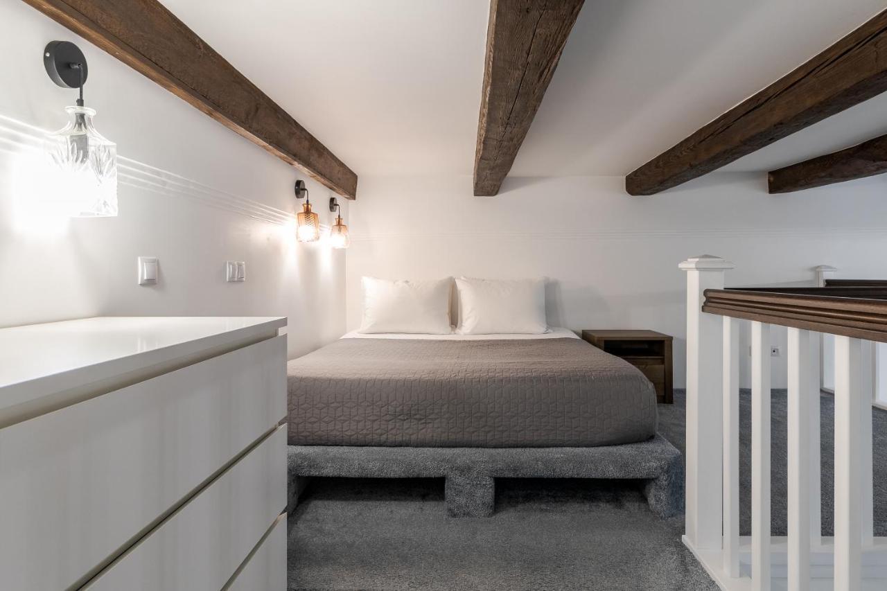 Inshiapartments On Slovatskoho Str リヴィウ エクステリア 写真