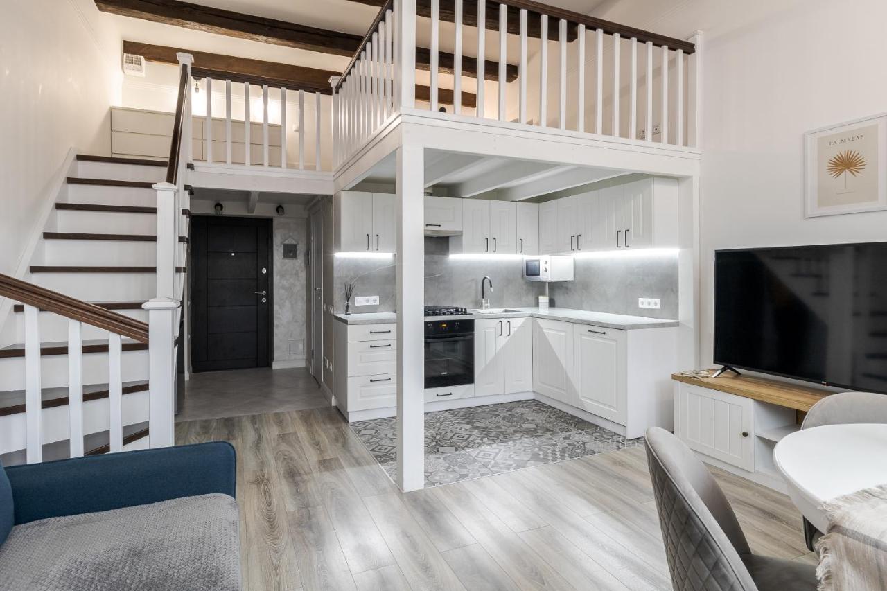 Inshiapartments On Slovatskoho Str リヴィウ エクステリア 写真