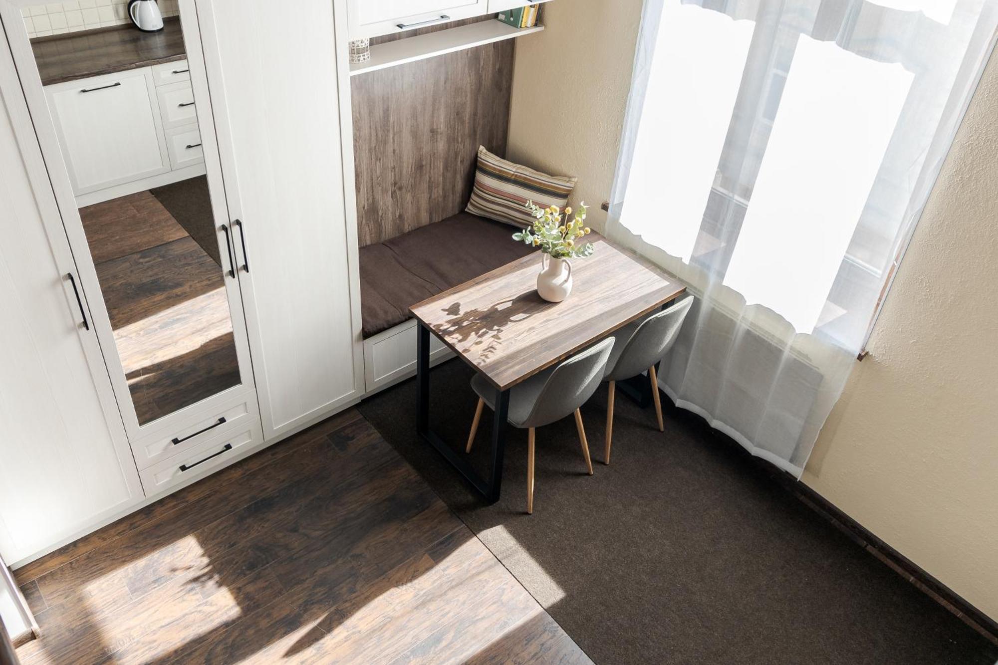 Inshiapartments On Slovatskoho Str リヴィウ エクステリア 写真